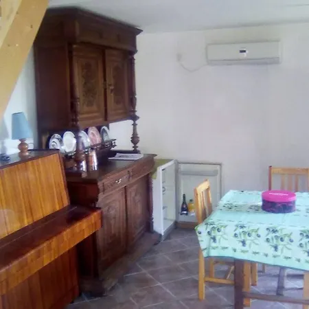 Gîte indépendant avec grand parking extérieur Sargé Les Le Mans