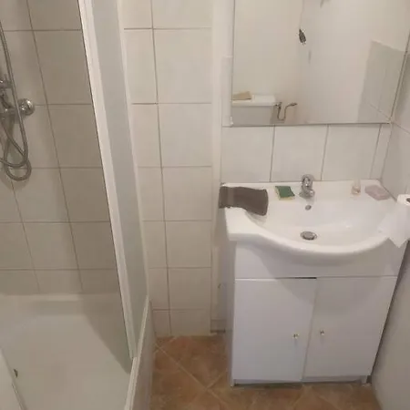 Gîte indépendant avec grand parking extérieur Hébergement de vacances Sargé Les Le Mans